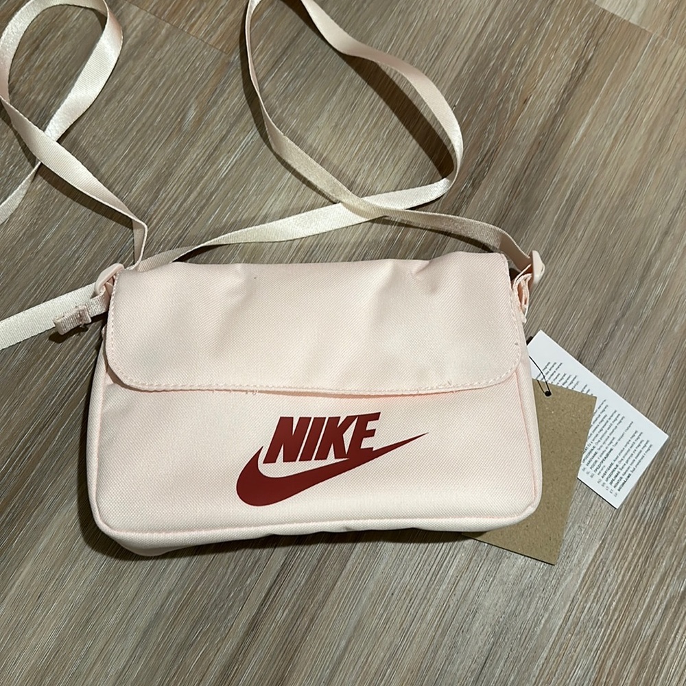 Women’s Nike purse NWT